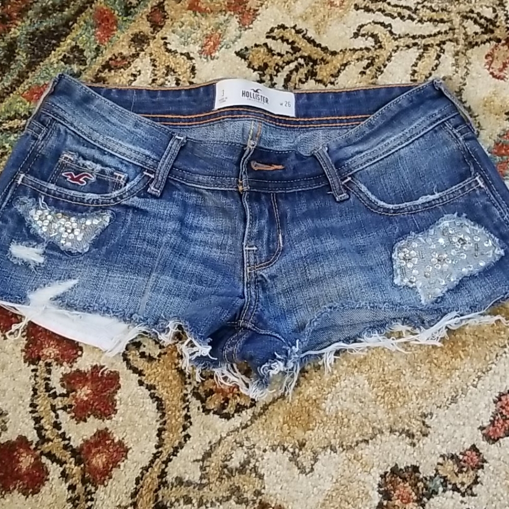 Hollister Shorts 26 (size 3) NWOT